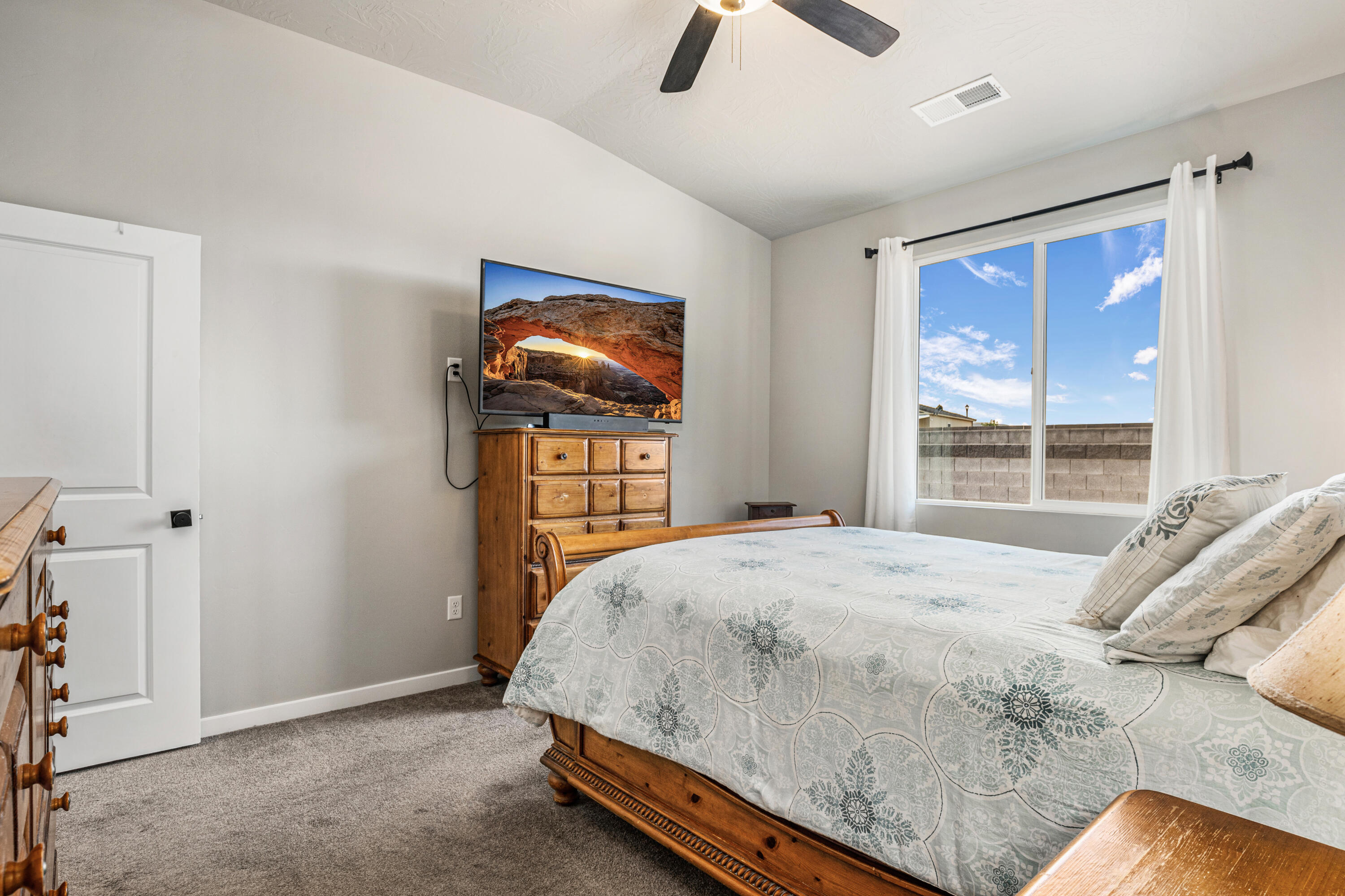 PEREGRINE POINTE WEST - Residential