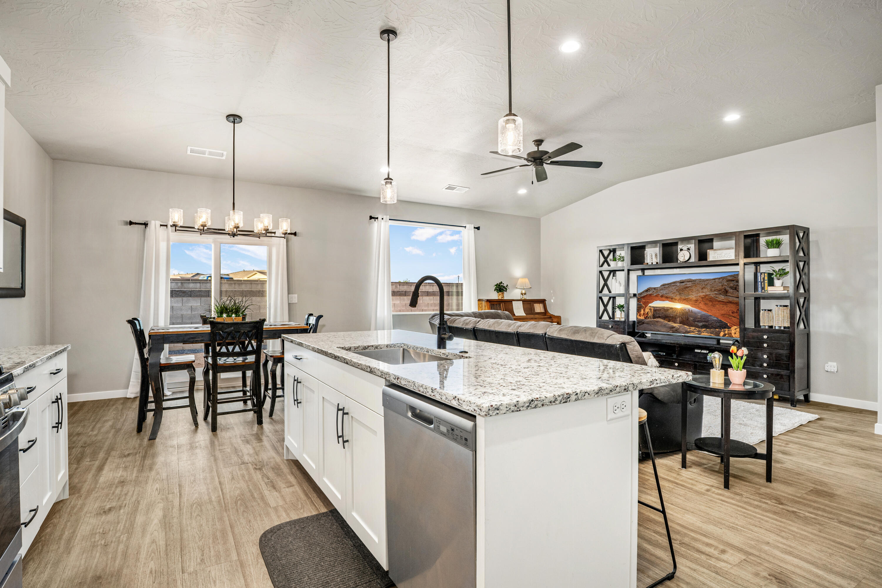 PEREGRINE POINTE WEST - Residential