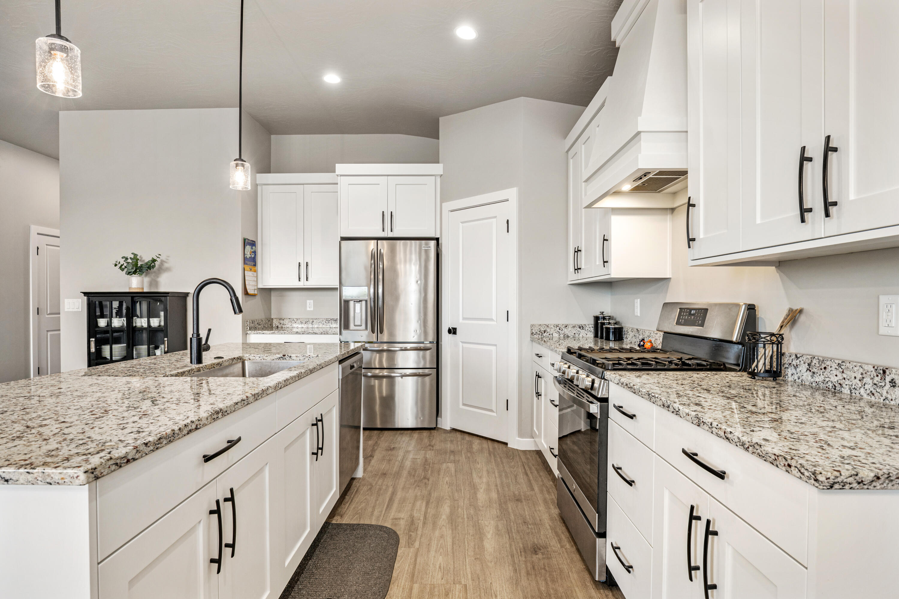 PEREGRINE POINTE WEST - Residential