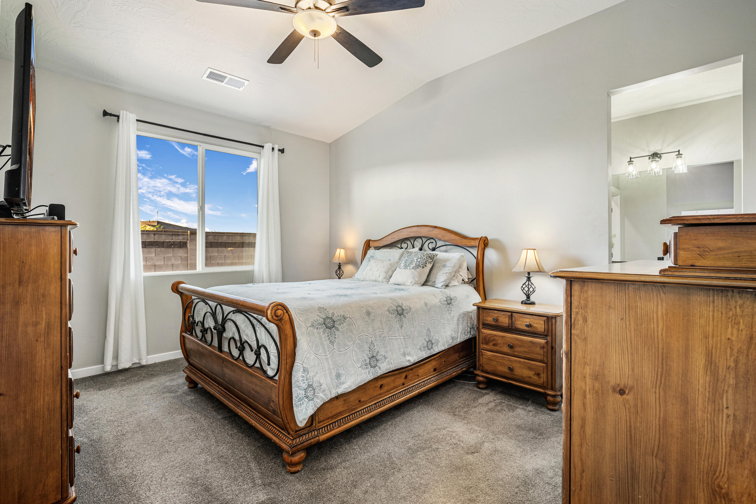 PEREGRINE POINTE WEST - Residential