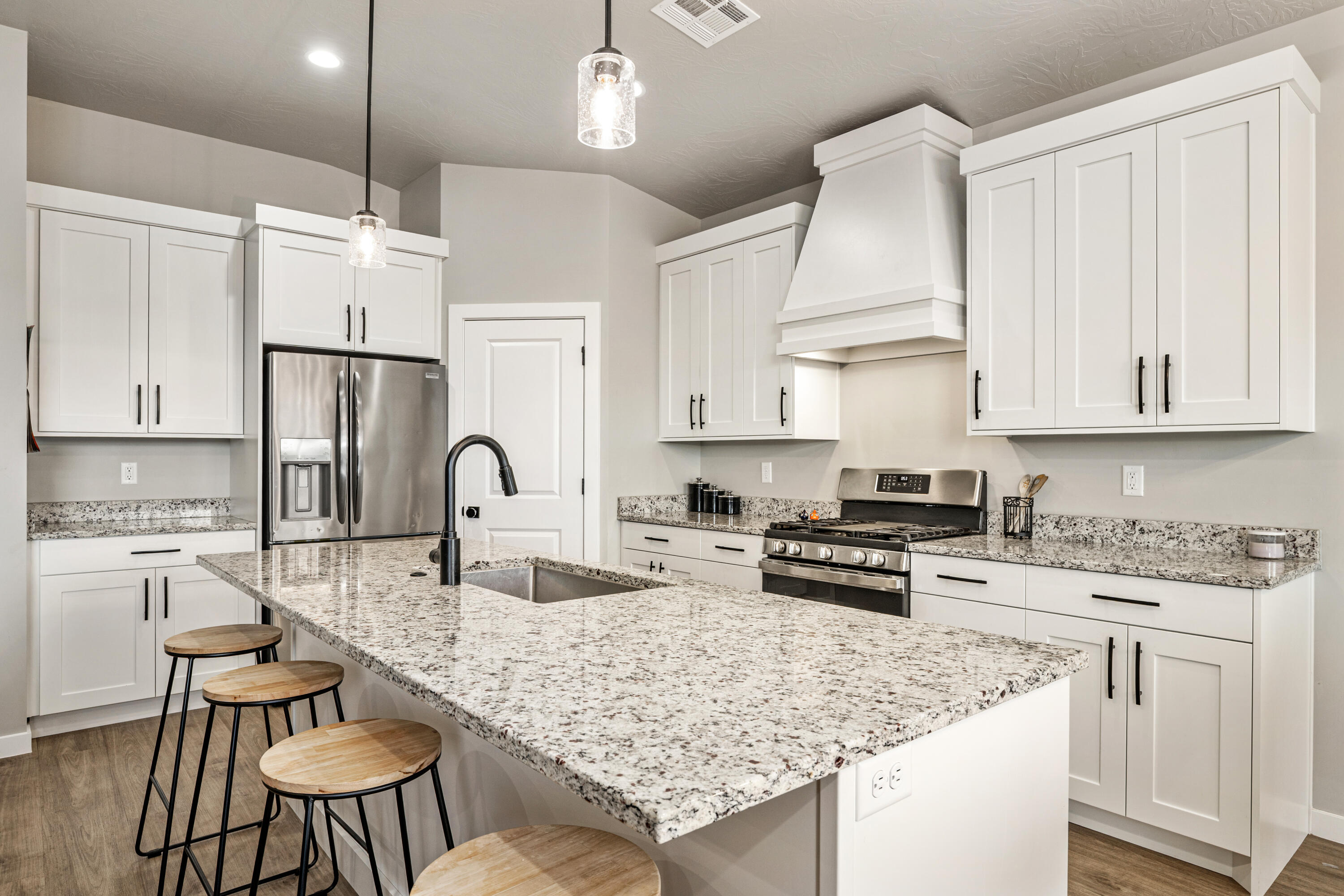 PEREGRINE POINTE WEST - Residential