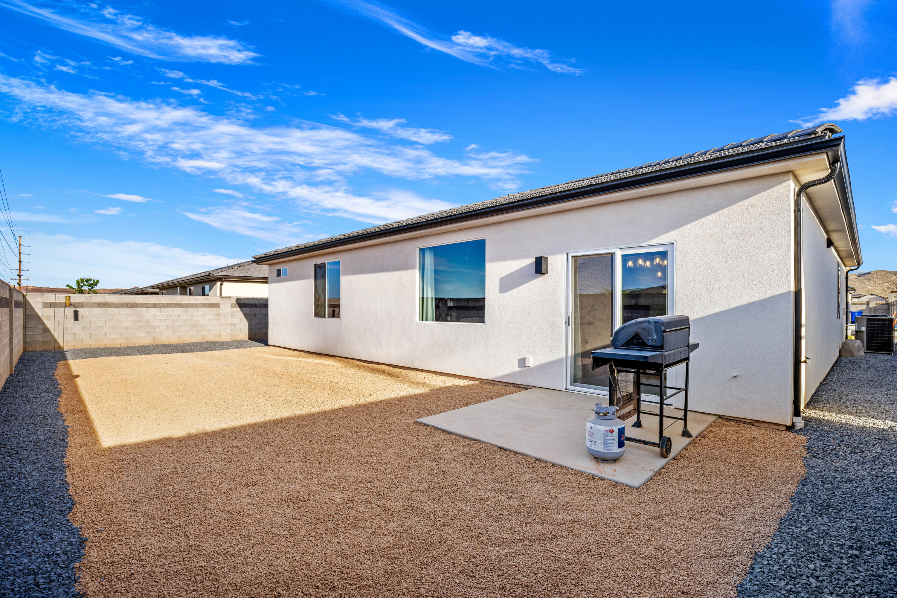 PEREGRINE POINTE WEST - Residential