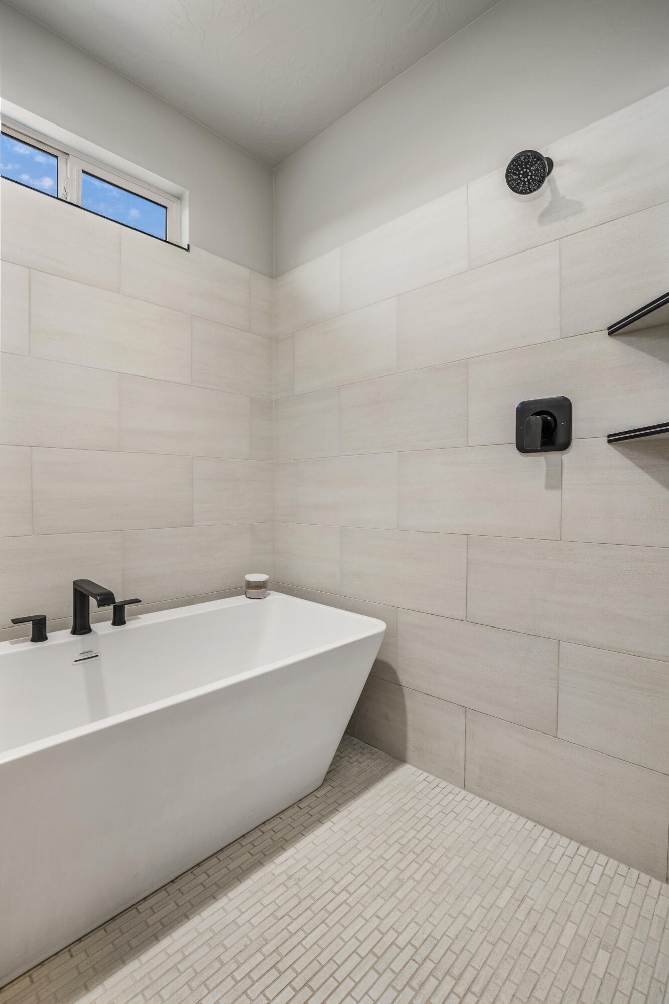 PEREGRINE POINTE WEST - Residential