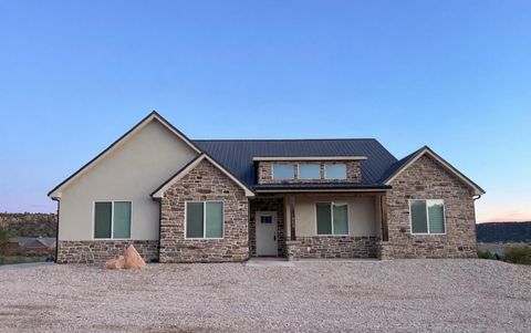 Photo of 1023 W LITTLE PINION Way, Apple Valley, UT 84737 (MLS # 26-271296)