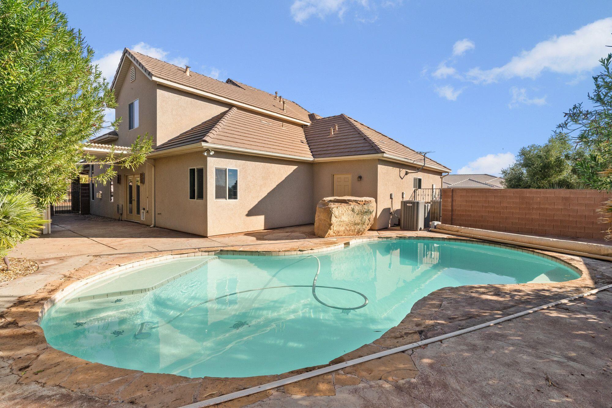 RED MOUNTAIN VIEW EST - Residential