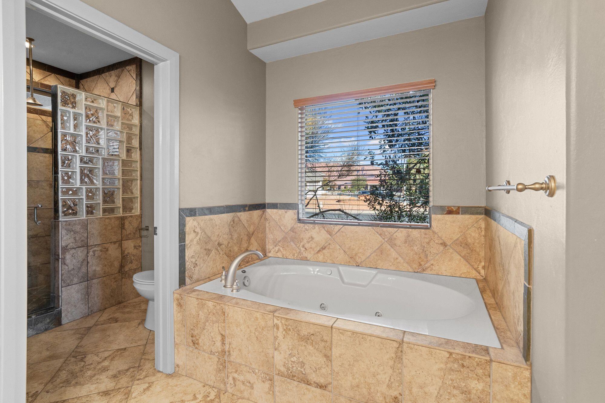 RED MOUNTAIN VIEW EST - Residential