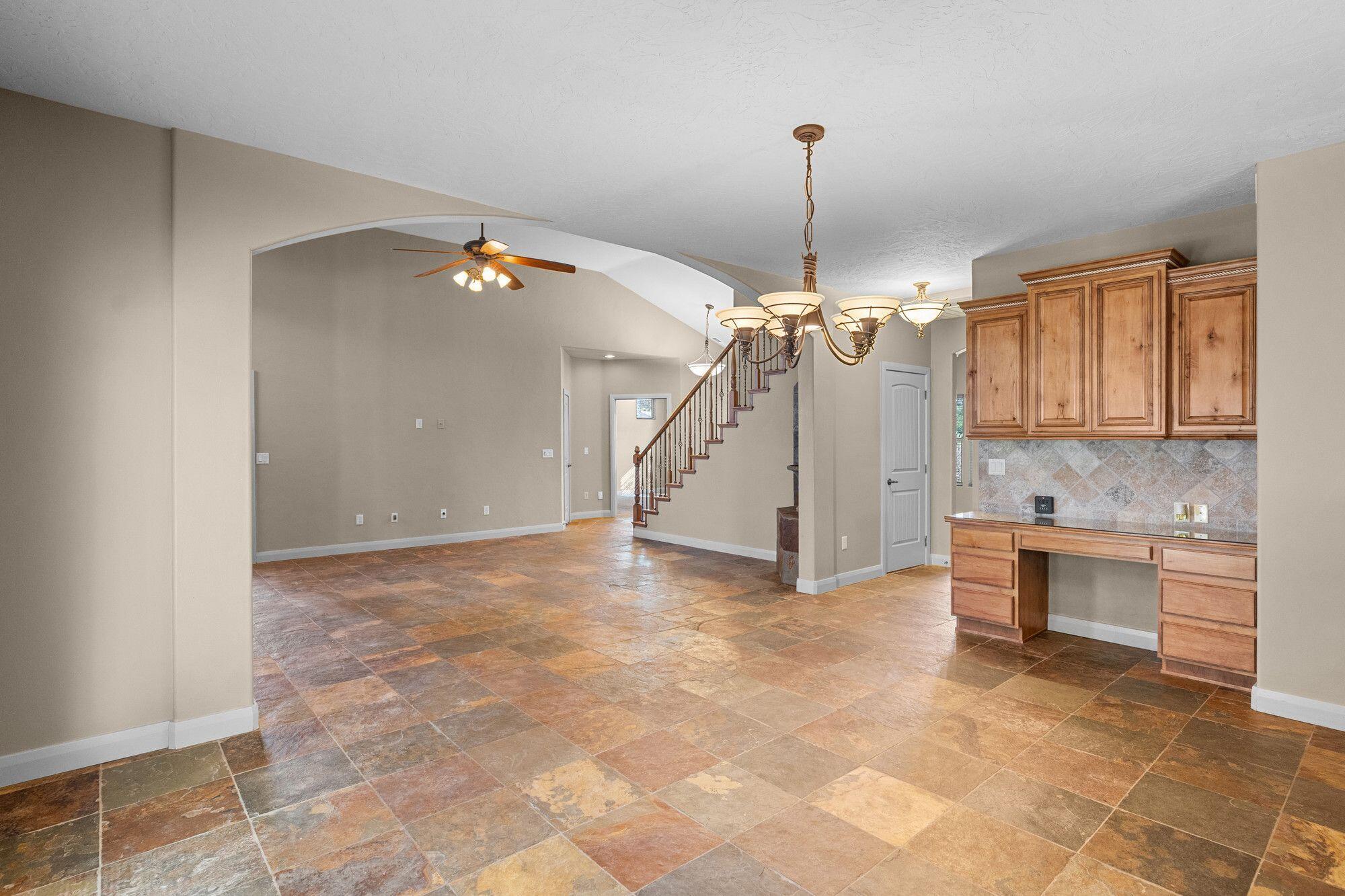 RED MOUNTAIN VIEW EST - Residential