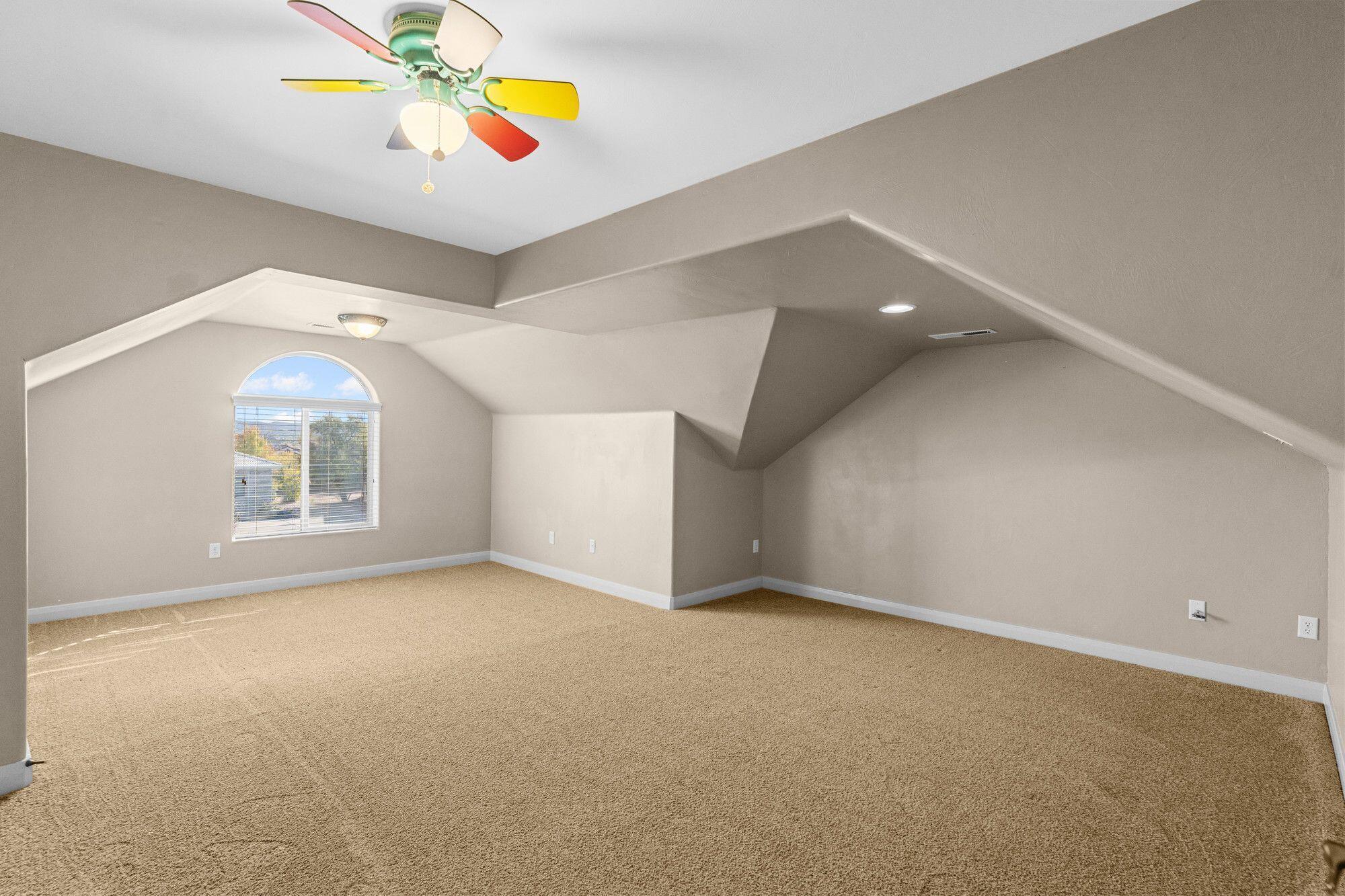 RED MOUNTAIN VIEW EST - Residential