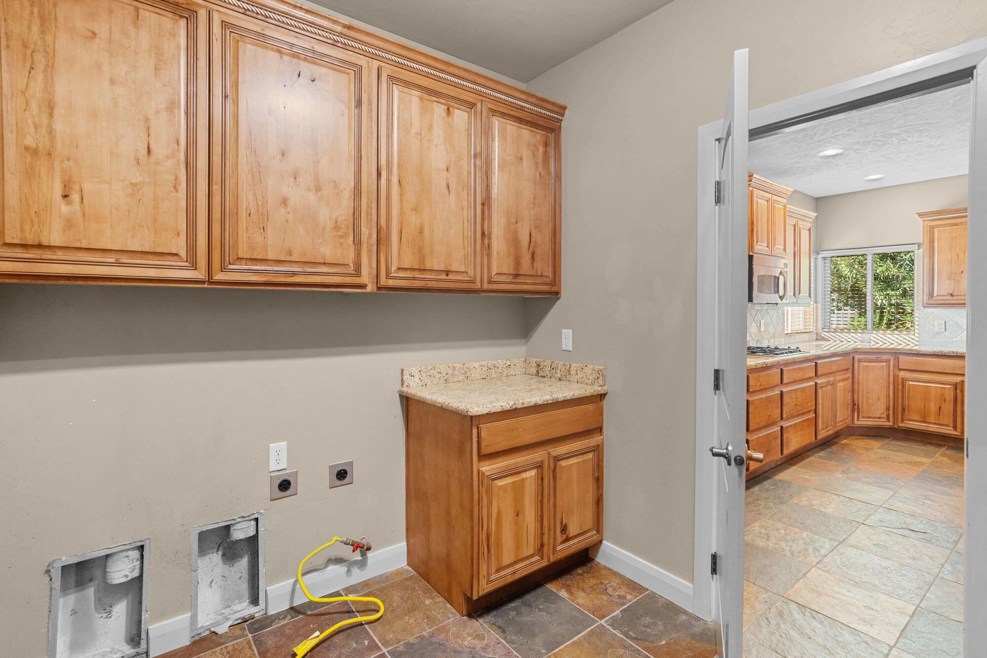 RED MOUNTAIN VIEW EST - Residential