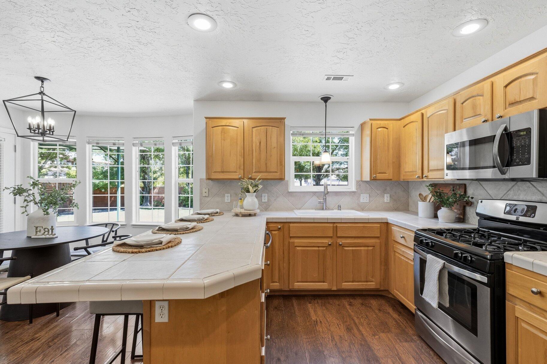 ELM ESTATES - Residential