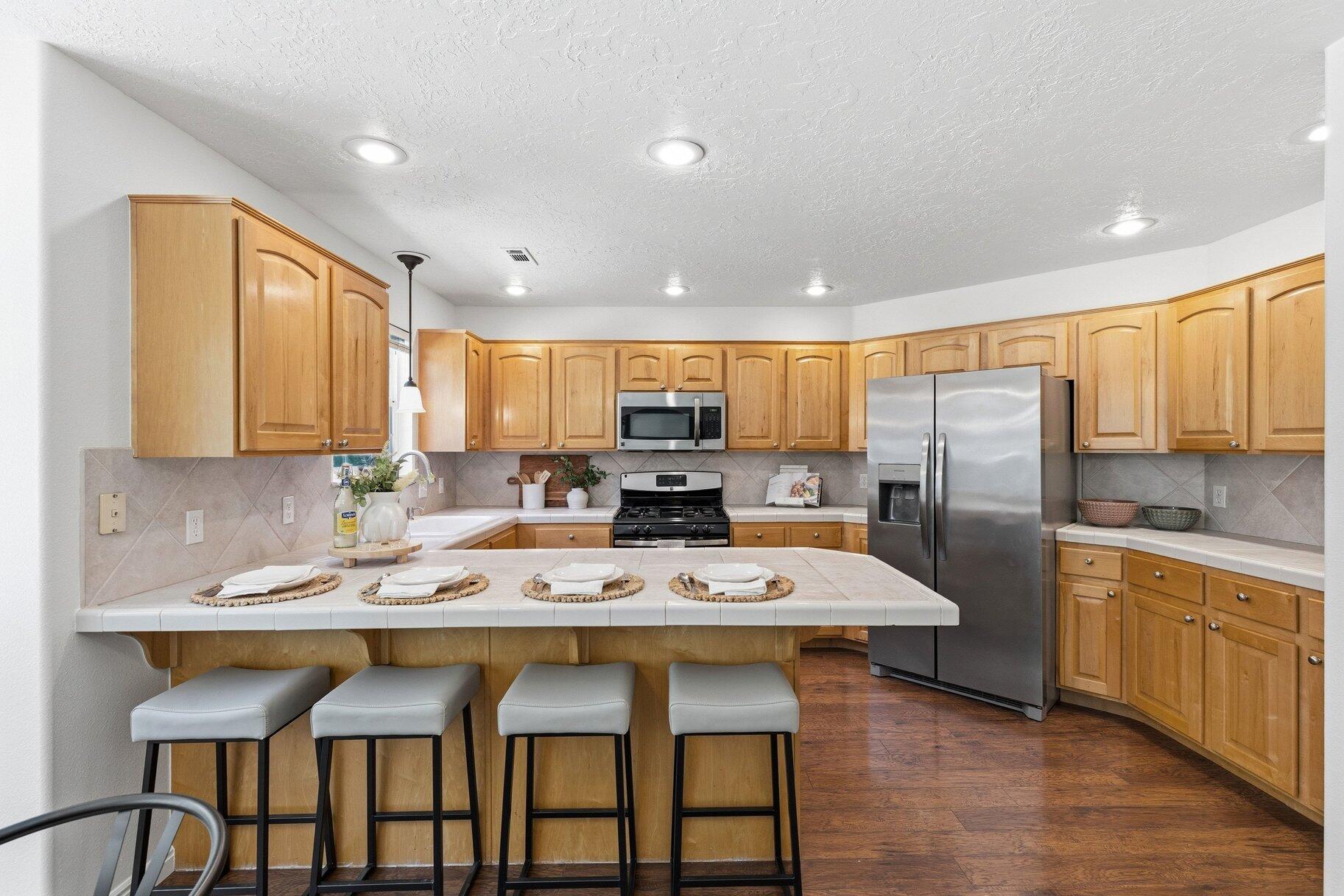 ELM ESTATES - Residential