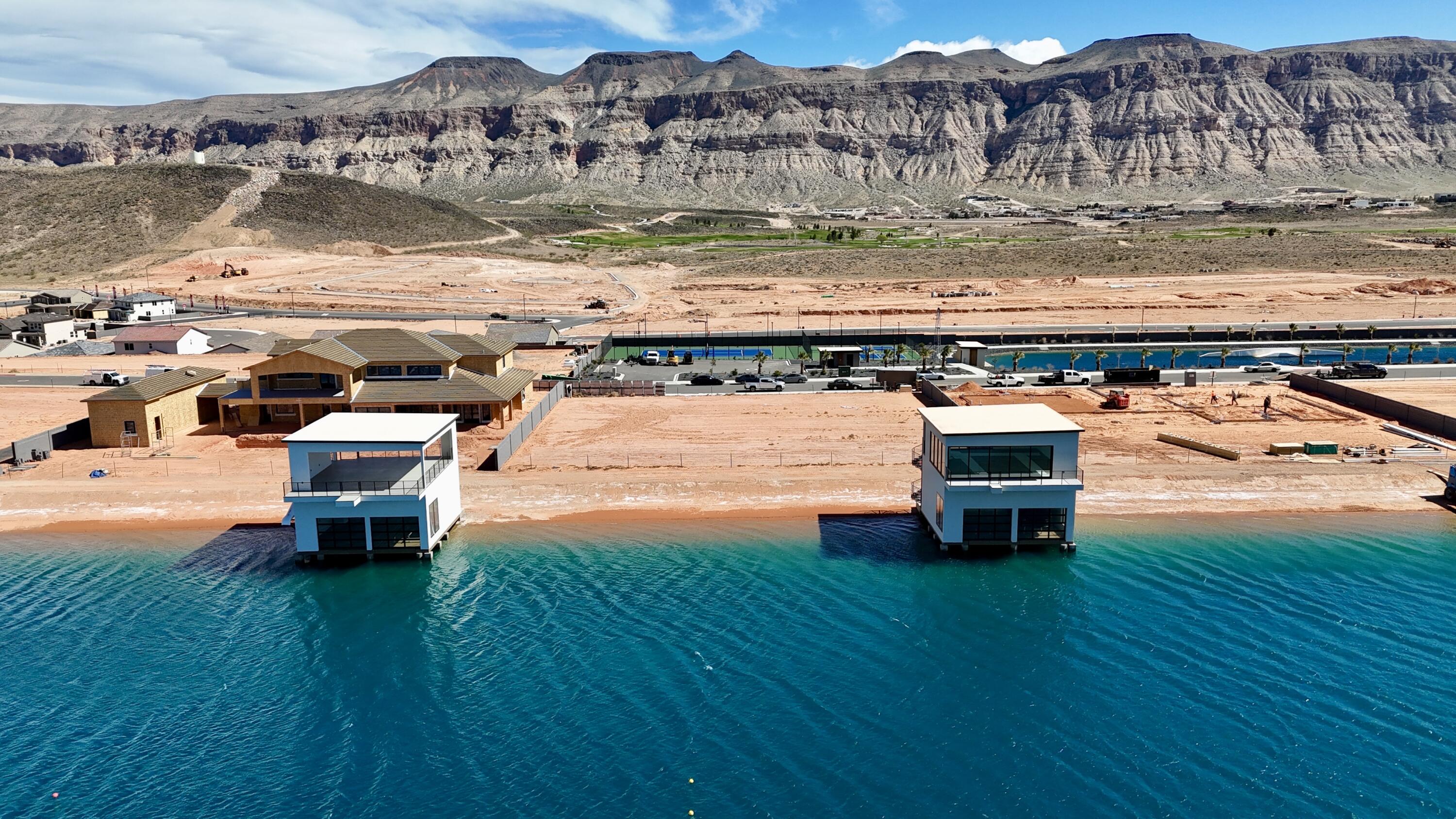 SOUTHERN SHORES - Land