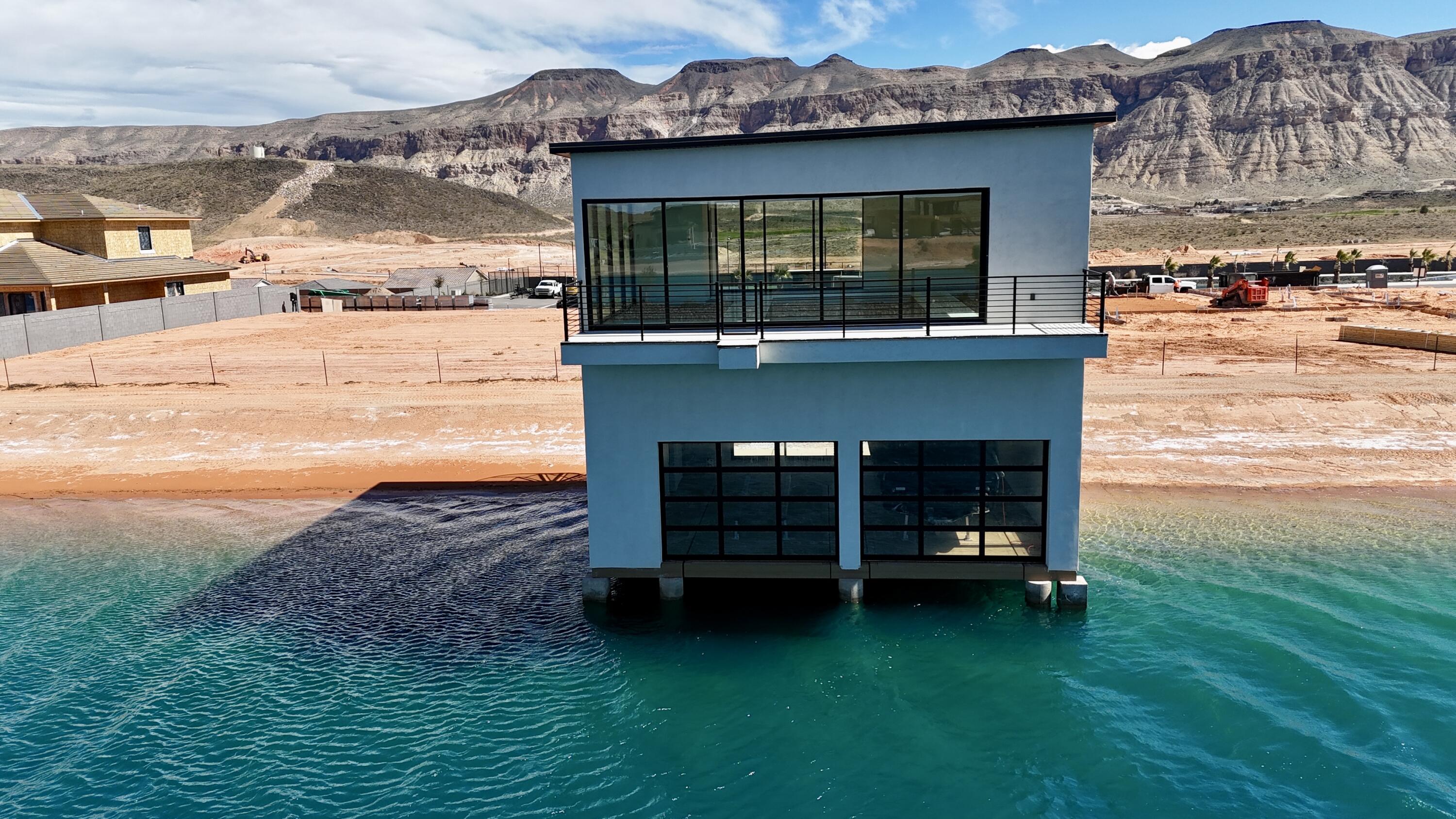 SOUTHERN SHORES - Land