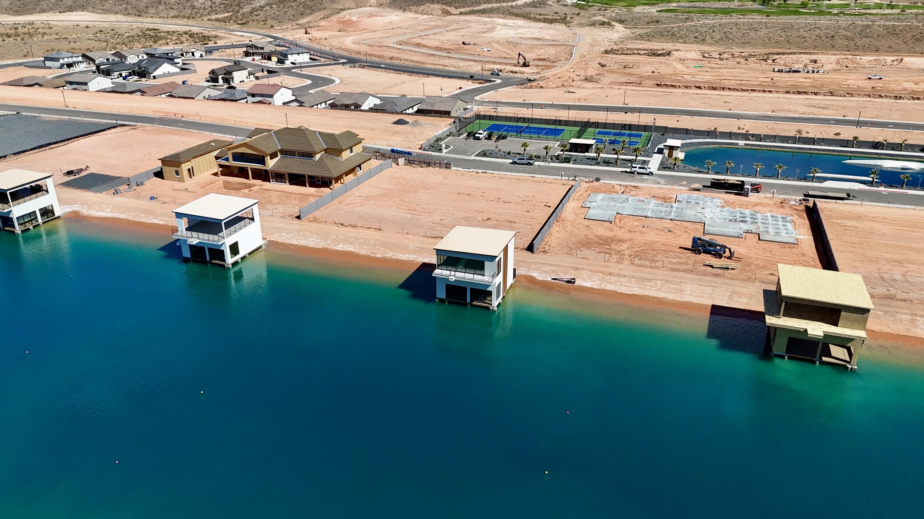 SOUTHERN SHORES - Land