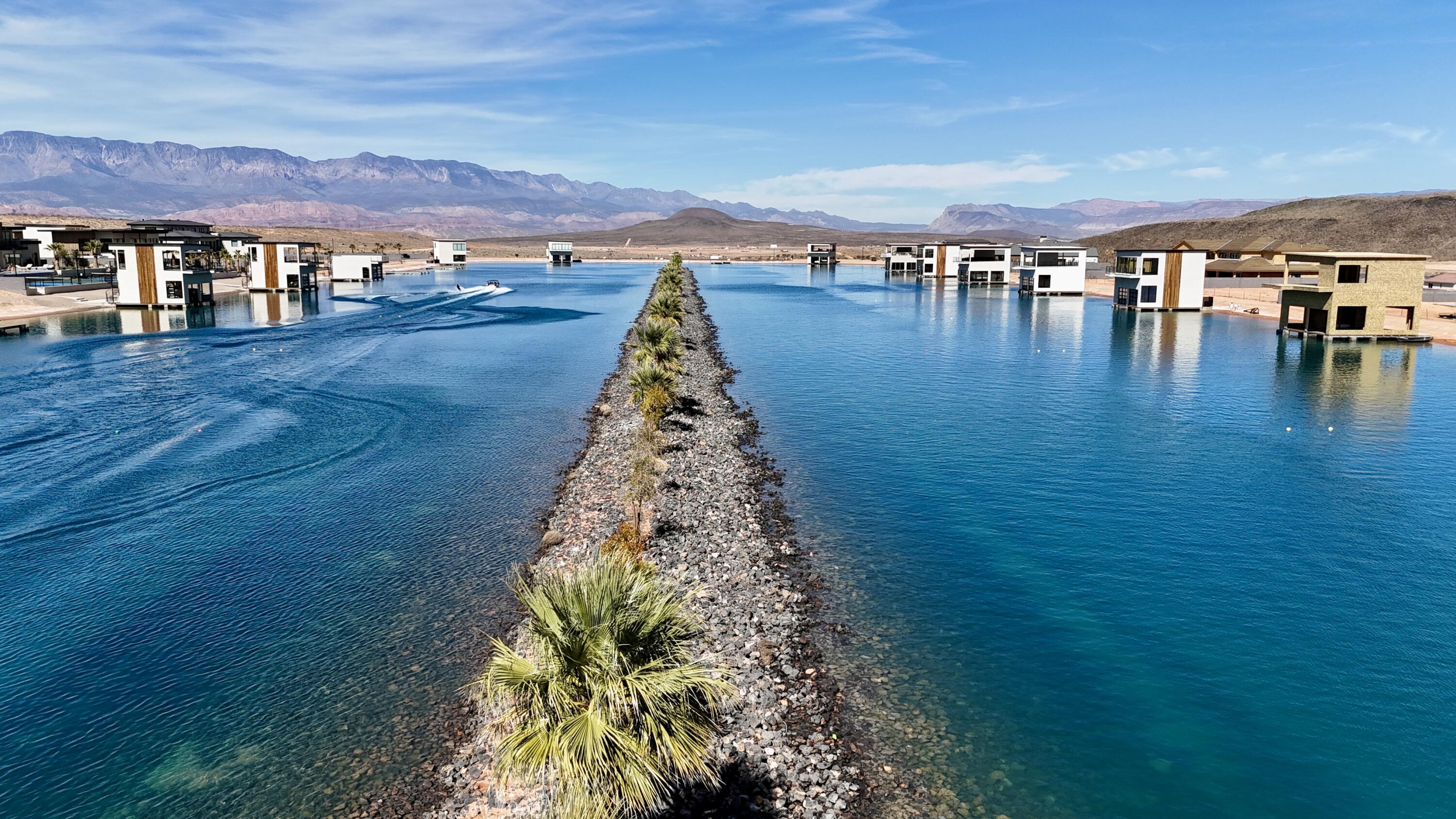 SOUTHERN SHORES - Land