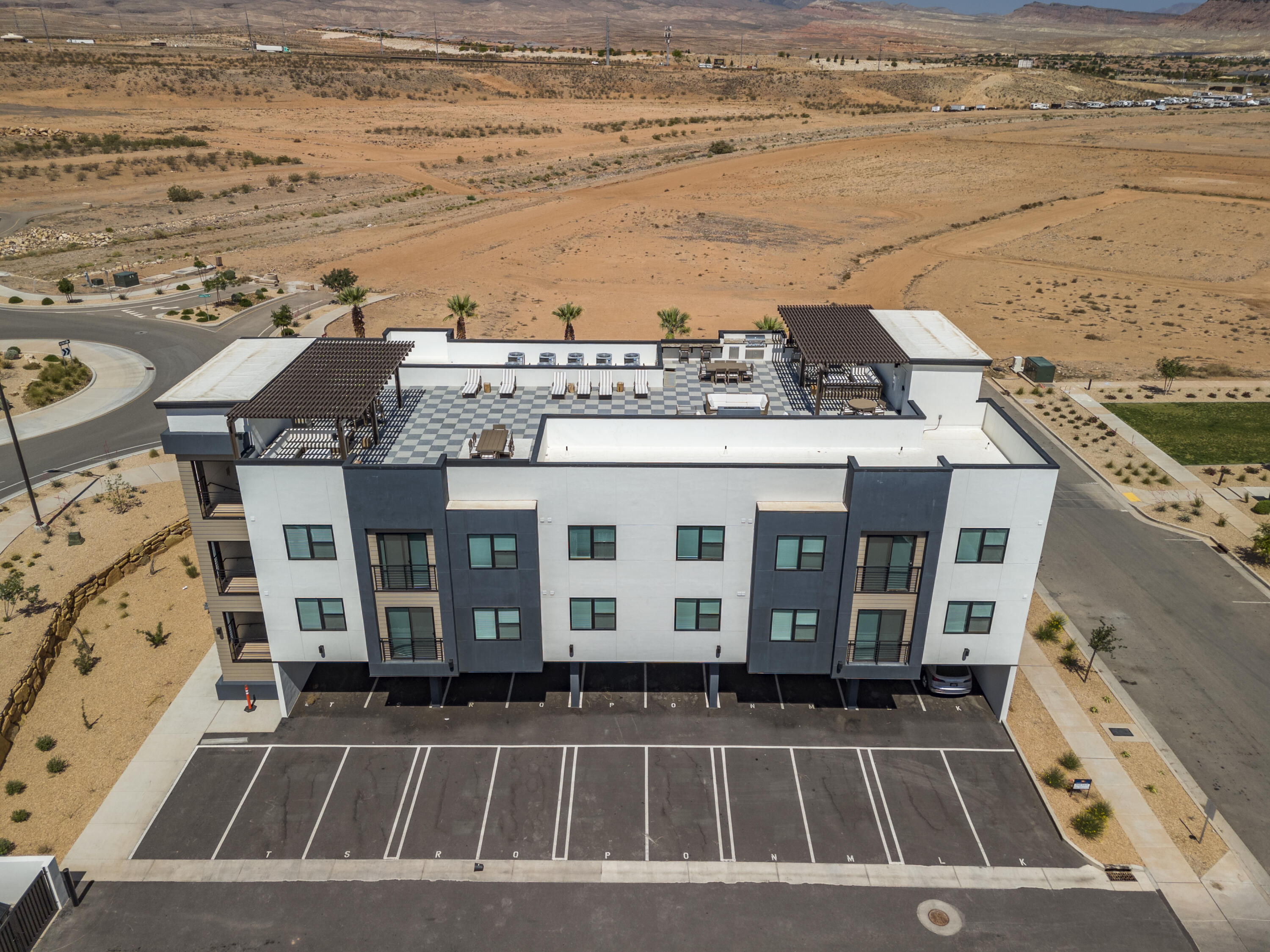 DESERT COLOR RESORT - Residential