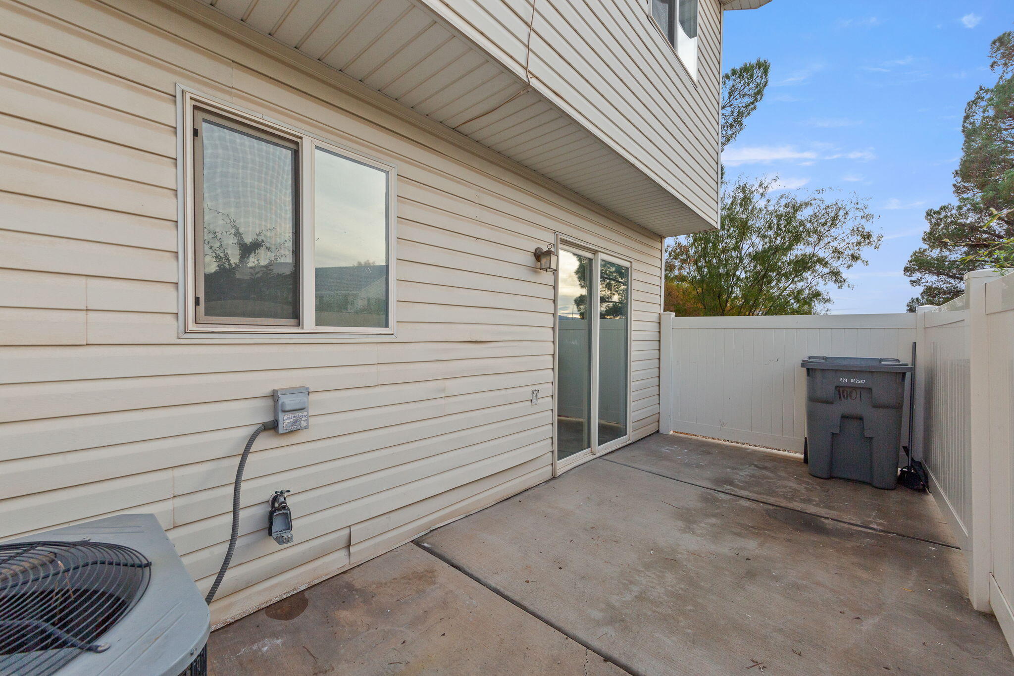 LEXINGTON HILLS TOWNHOMES - Residential