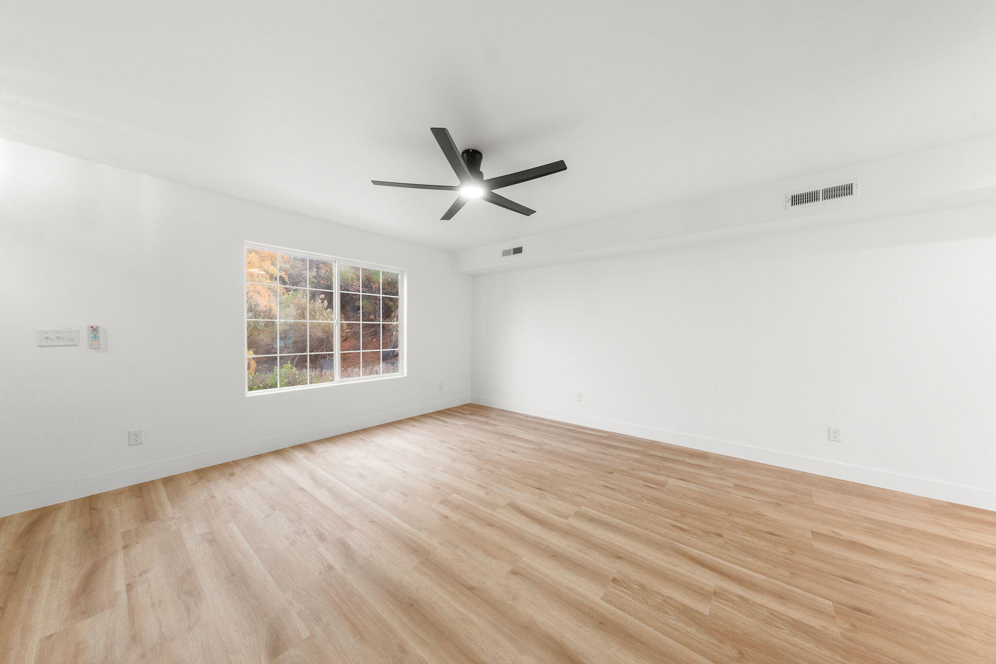 LEXINGTON HILLS TOWNHOMES - Residential