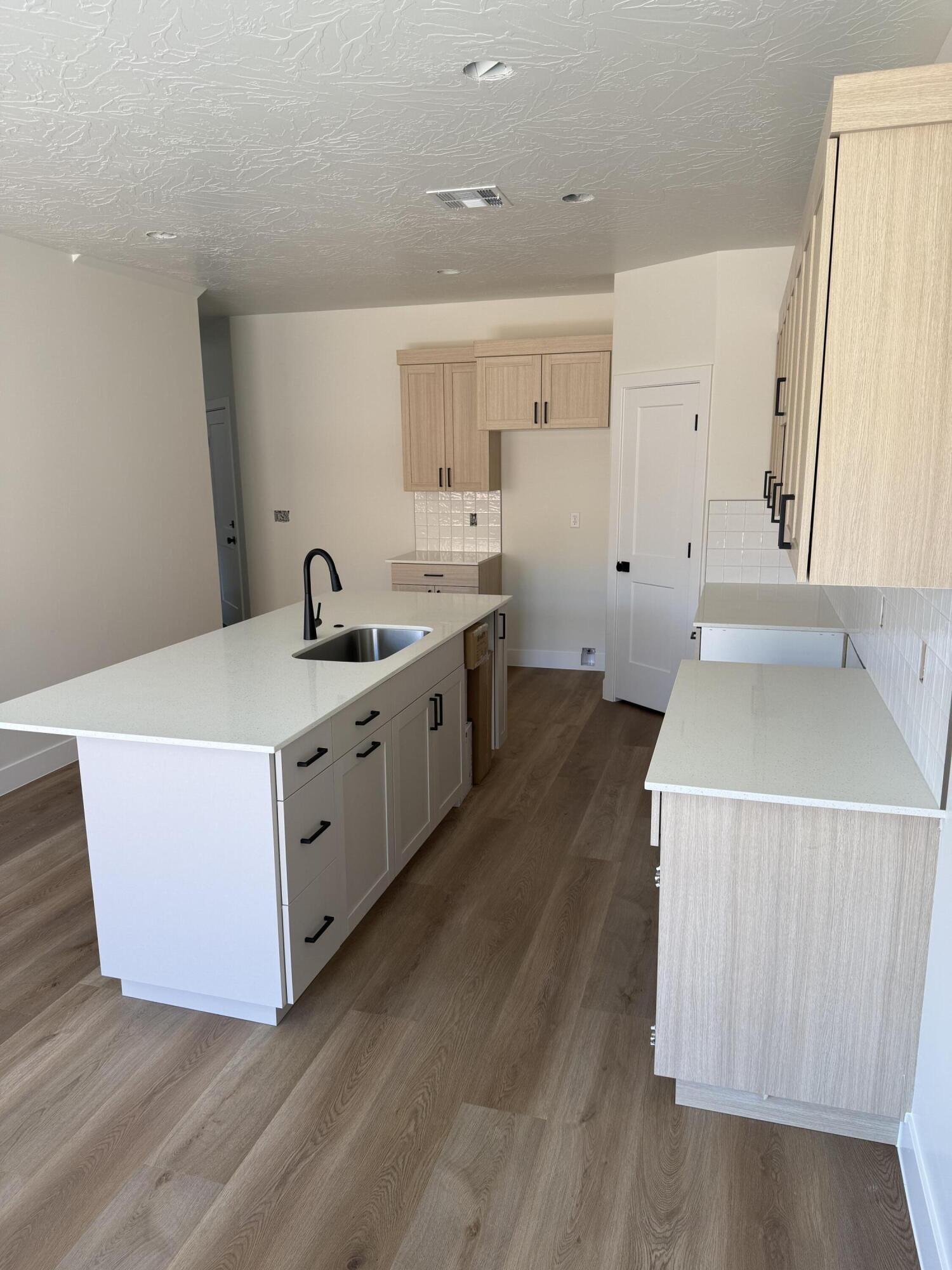 WHITE DOME TOWNHOMES - Residential