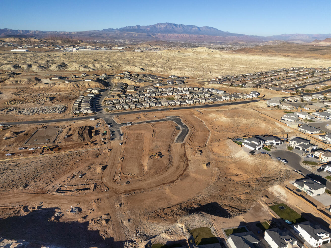 WHITE DOME TOWNHOMES - Residential