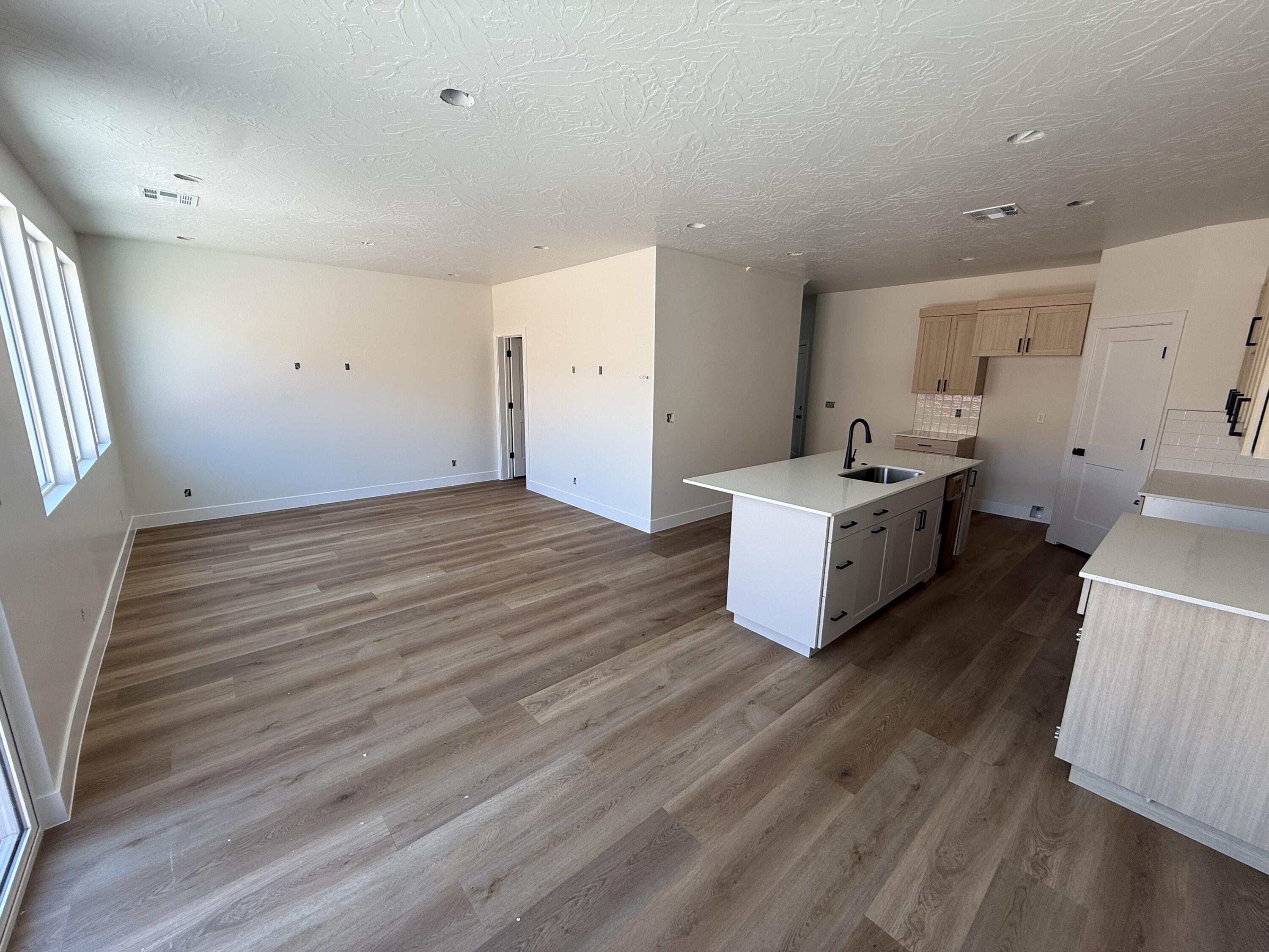 WHITE DOME TOWNHOMES - Residential