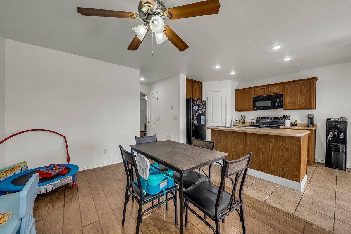 COTTAGES AT FOSSIL HILLS - Residential