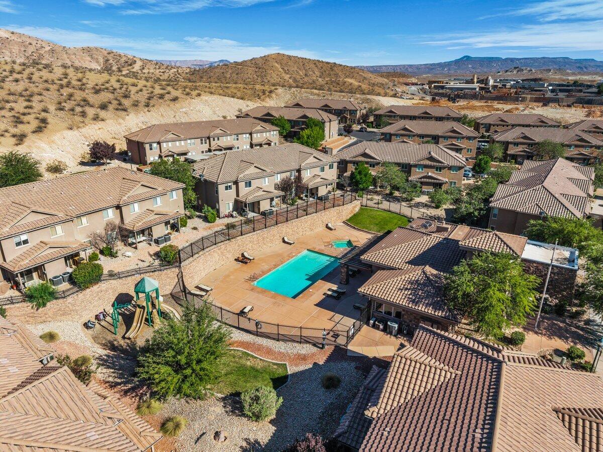 COTTAGES AT FOSSIL HILLS - Residential