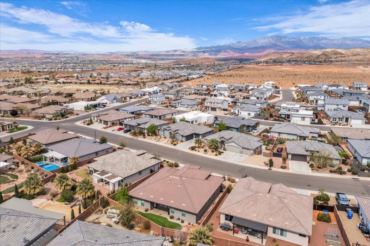 WARNER GATEWAY - Residential