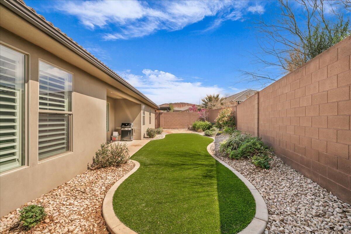 WARNER GATEWAY - Residential