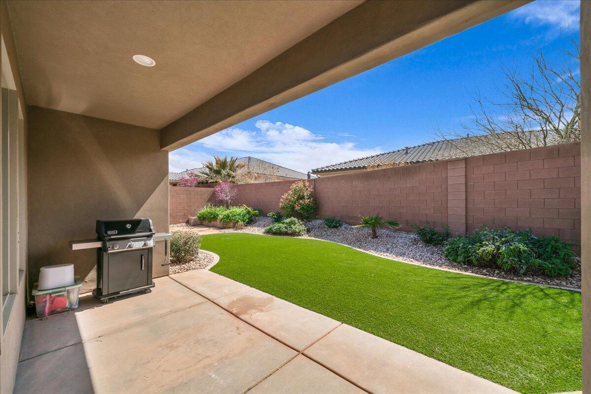 WARNER GATEWAY - Residential