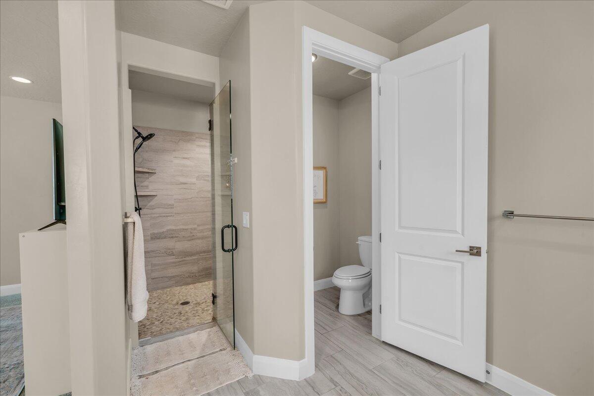 WARNER GATEWAY - Residential