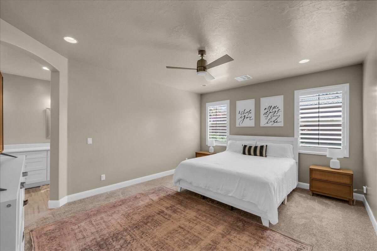 WARNER GATEWAY - Residential