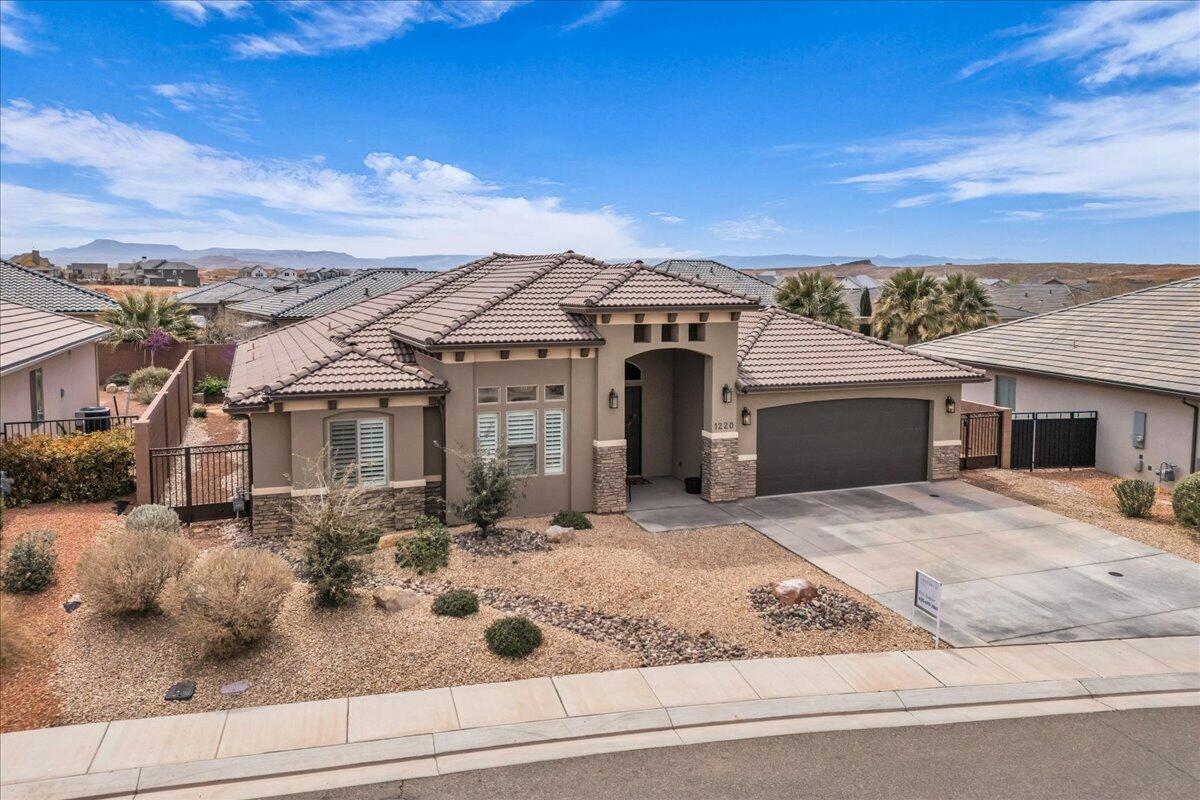 WARNER GATEWAY - Residential