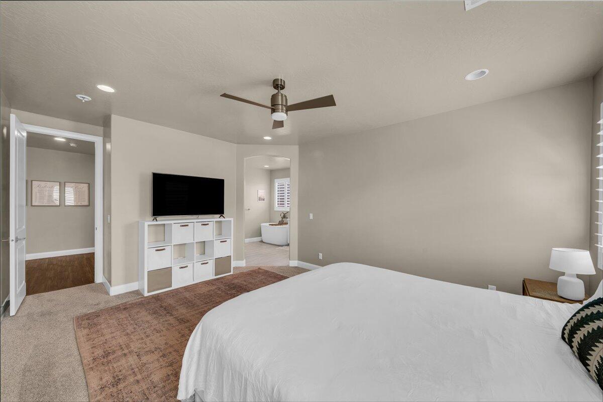 WARNER GATEWAY - Residential