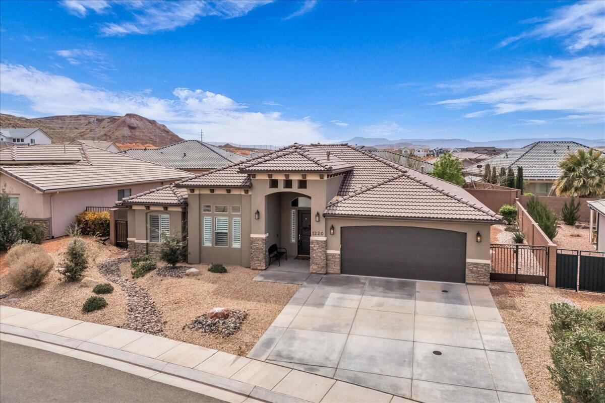 WARNER GATEWAY - Residential