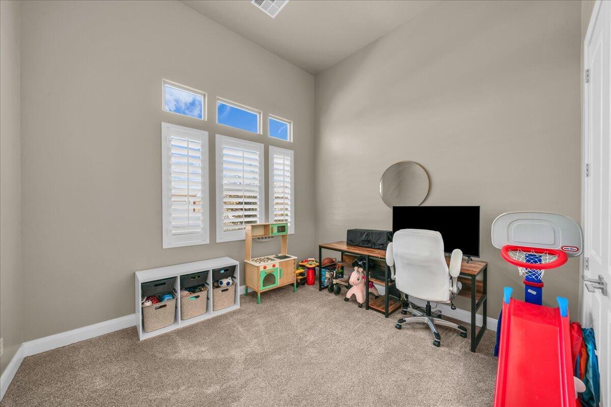 WARNER GATEWAY - Residential