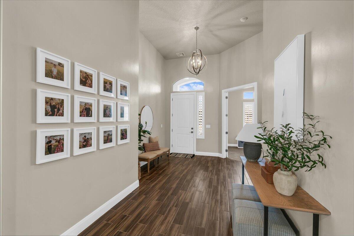 WARNER GATEWAY - Residential