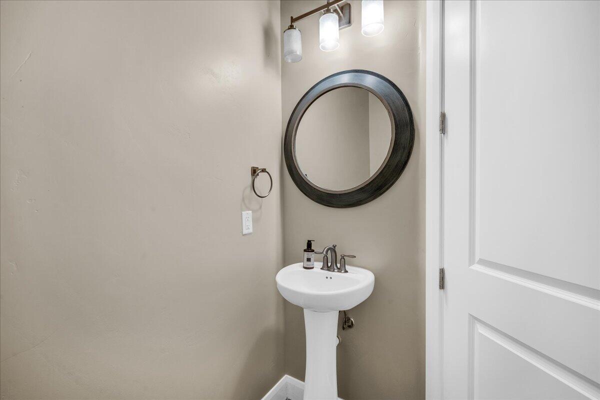 WARNER GATEWAY - Residential