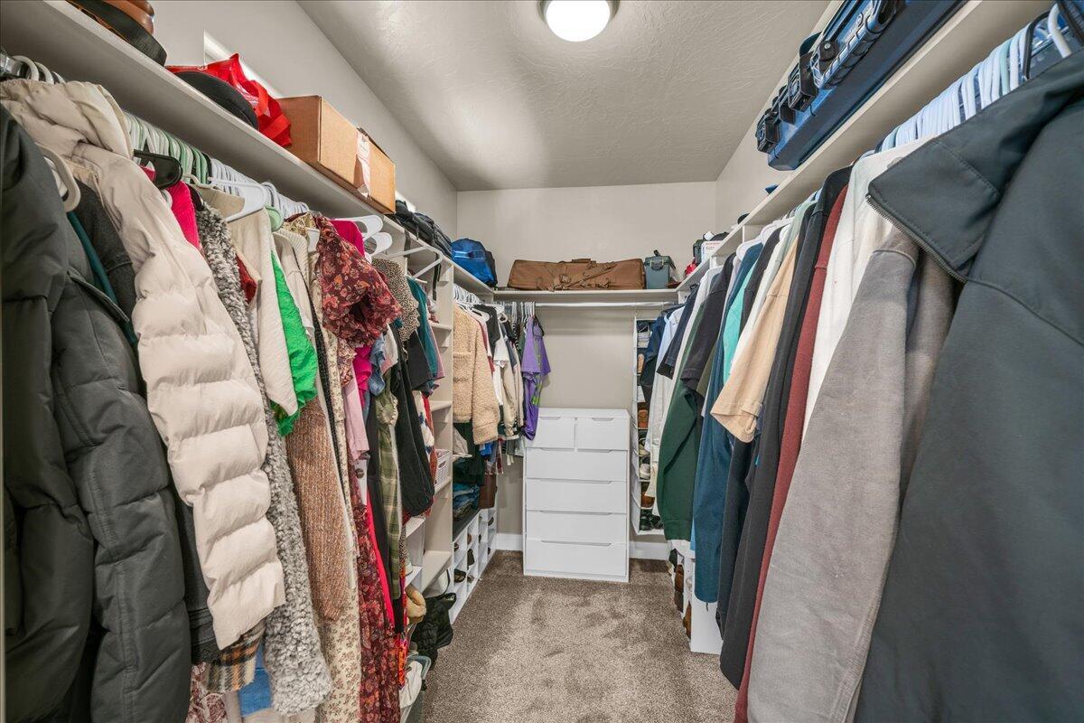 WARNER GATEWAY - Residential