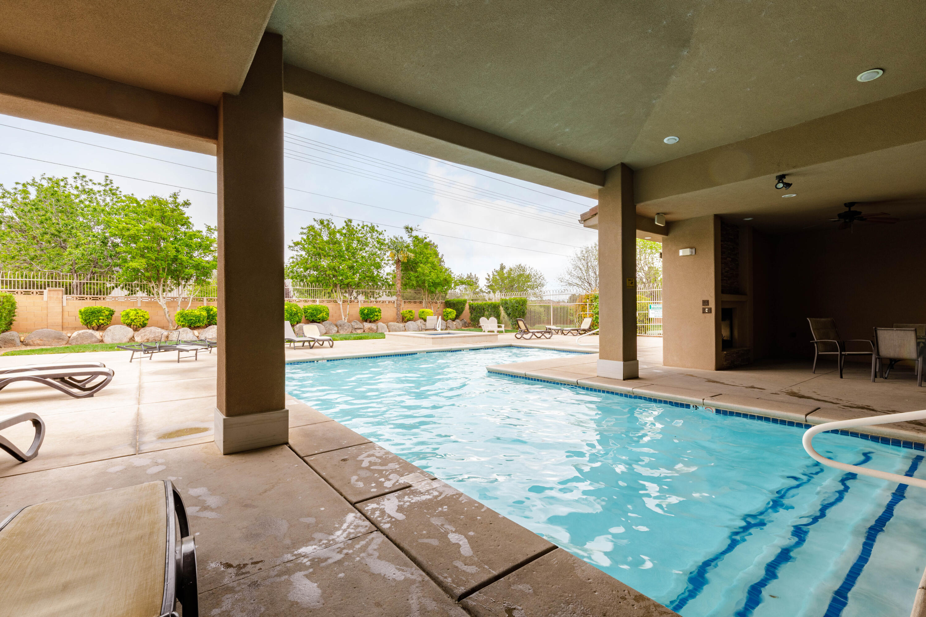 HUNTINGTON AT STONEBRIDGE - Residential