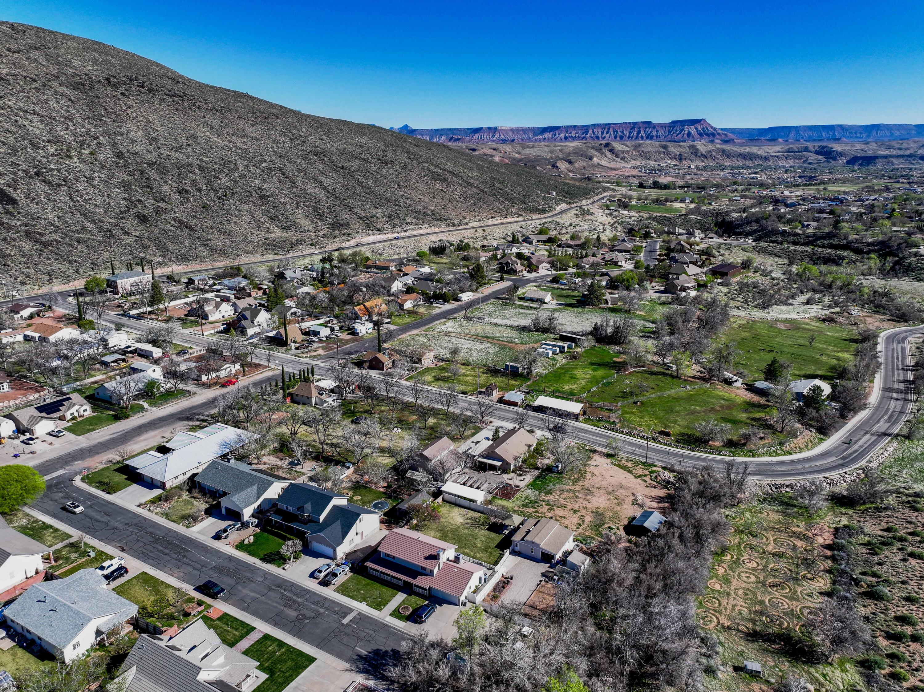 TOQUERVILLE TOWNSITE - Land