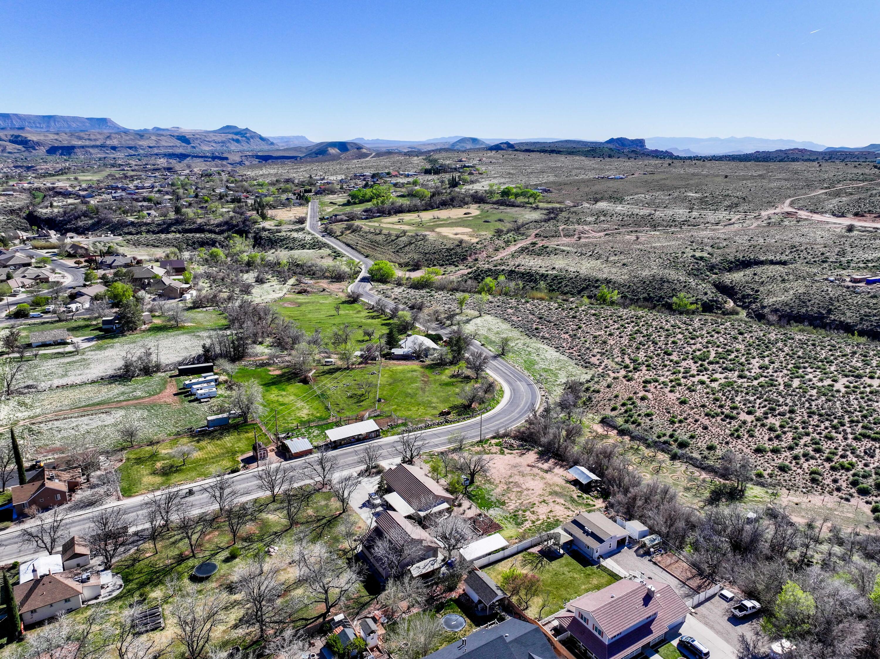 TOQUERVILLE TOWNSITE - Land