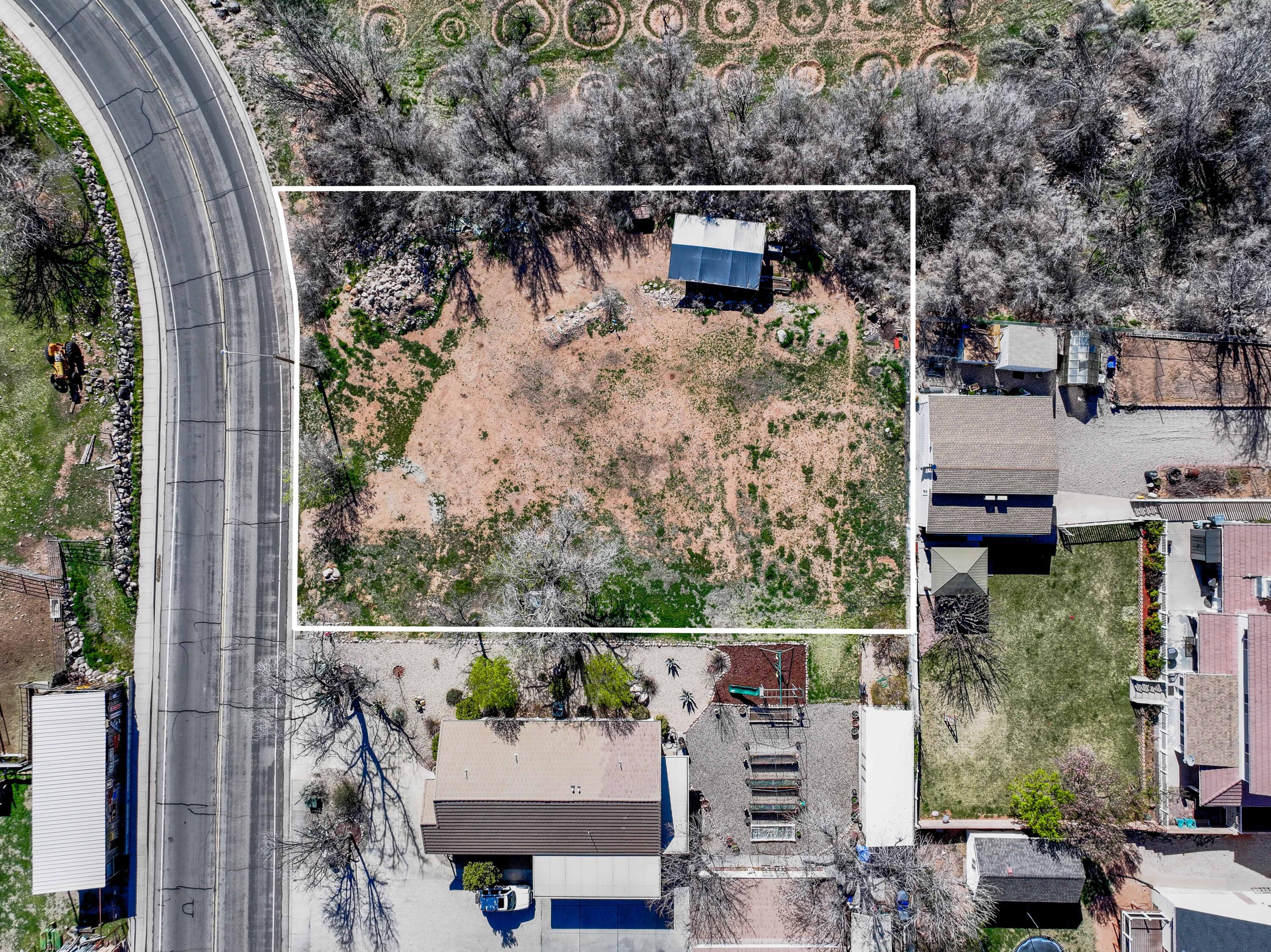 TOQUERVILLE TOWNSITE - Land