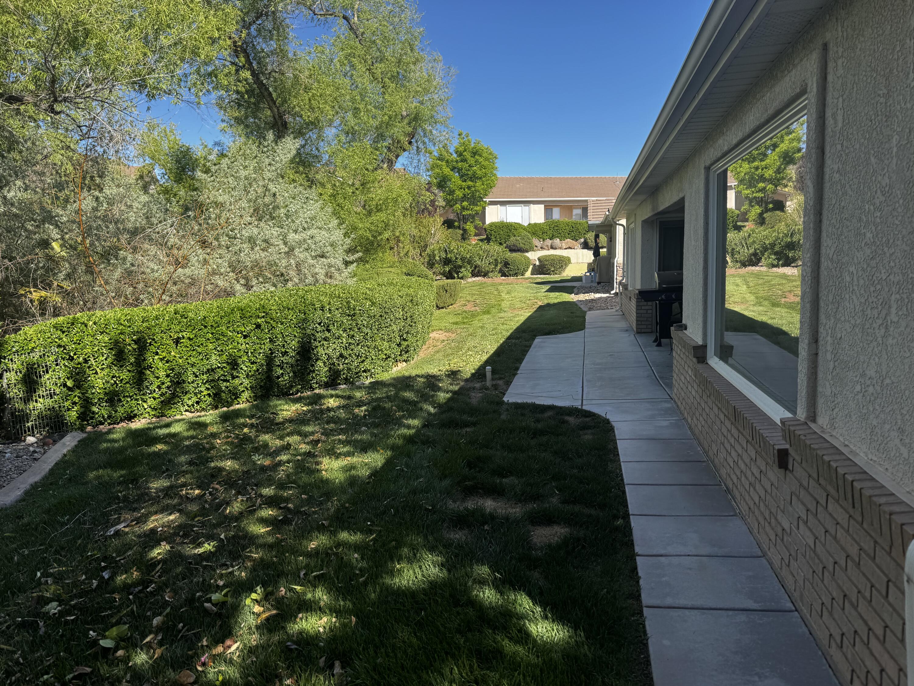 PARADISE COVE TOWNHOMES - Residential