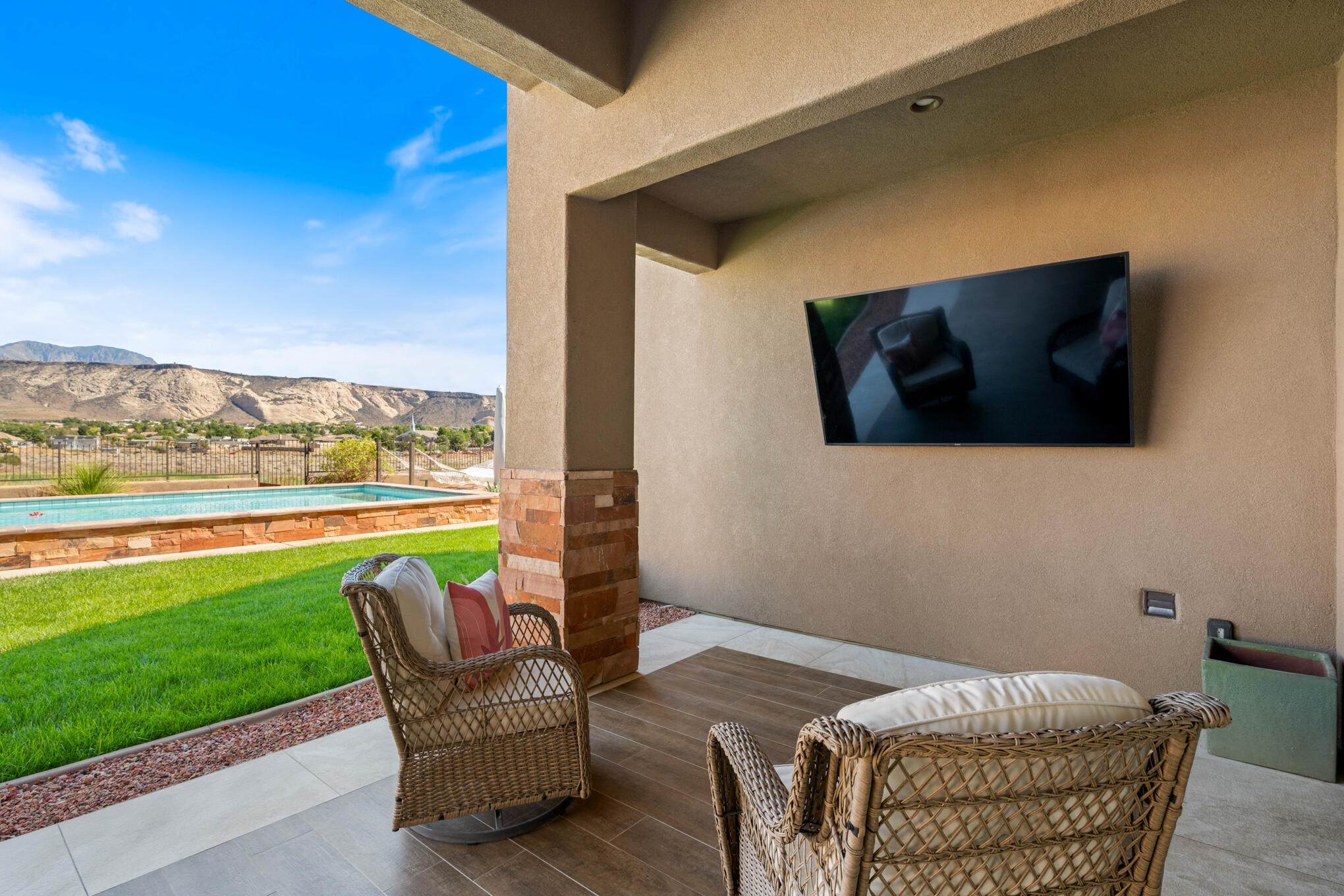 LEDGES OF ST GEORGE - Residential