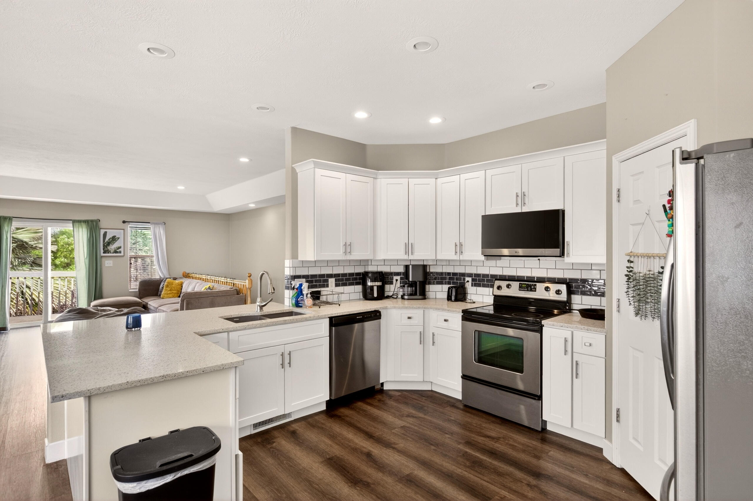 DESERT HILLS - Residential