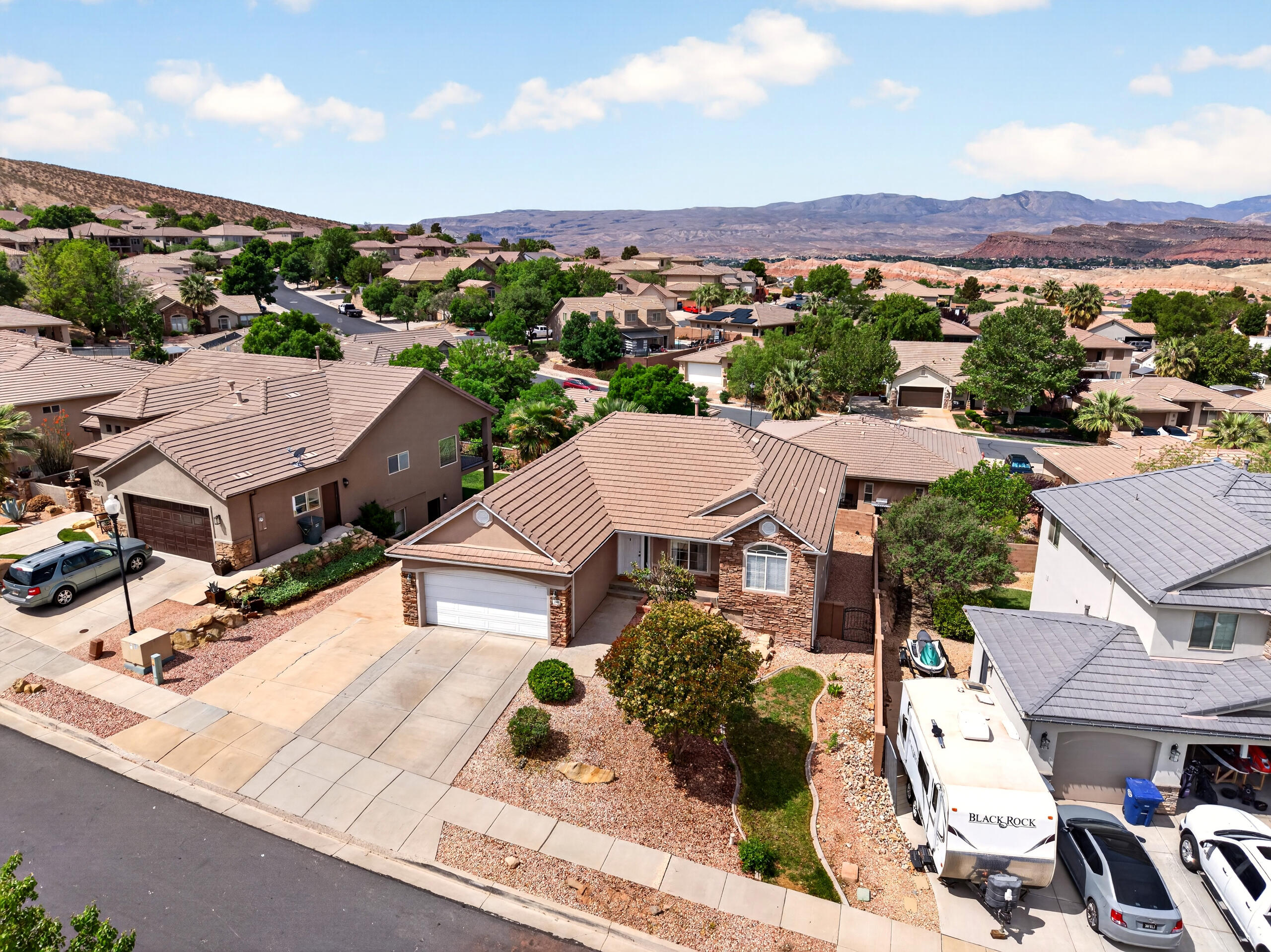 DESERT HILLS - Residential