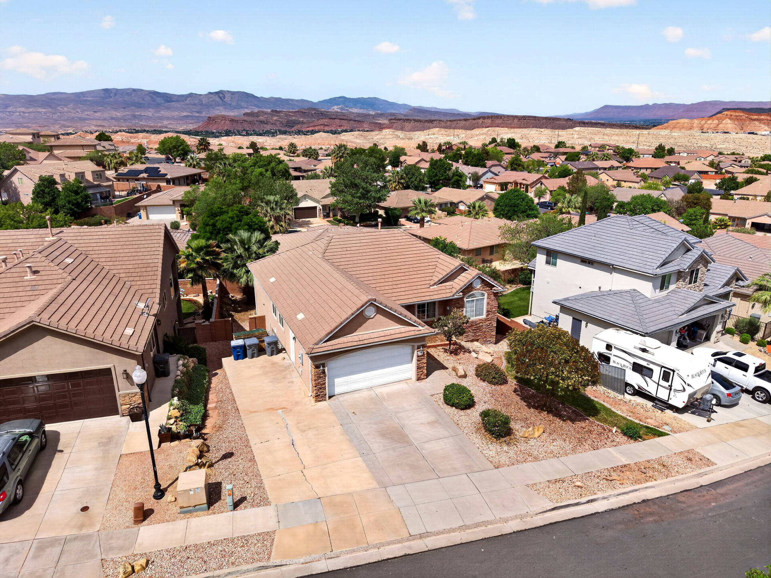 DESERT HILLS - Residential
