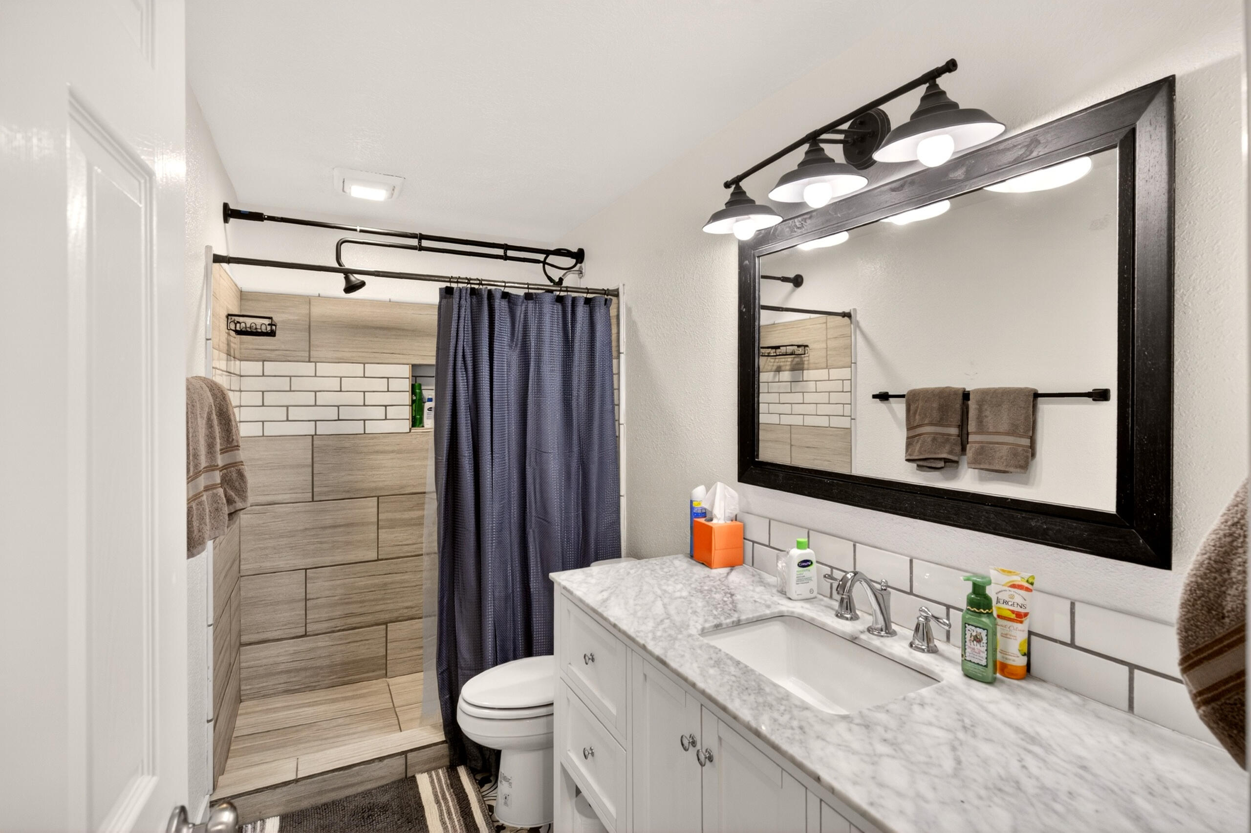 DESERT HILLS - Residential