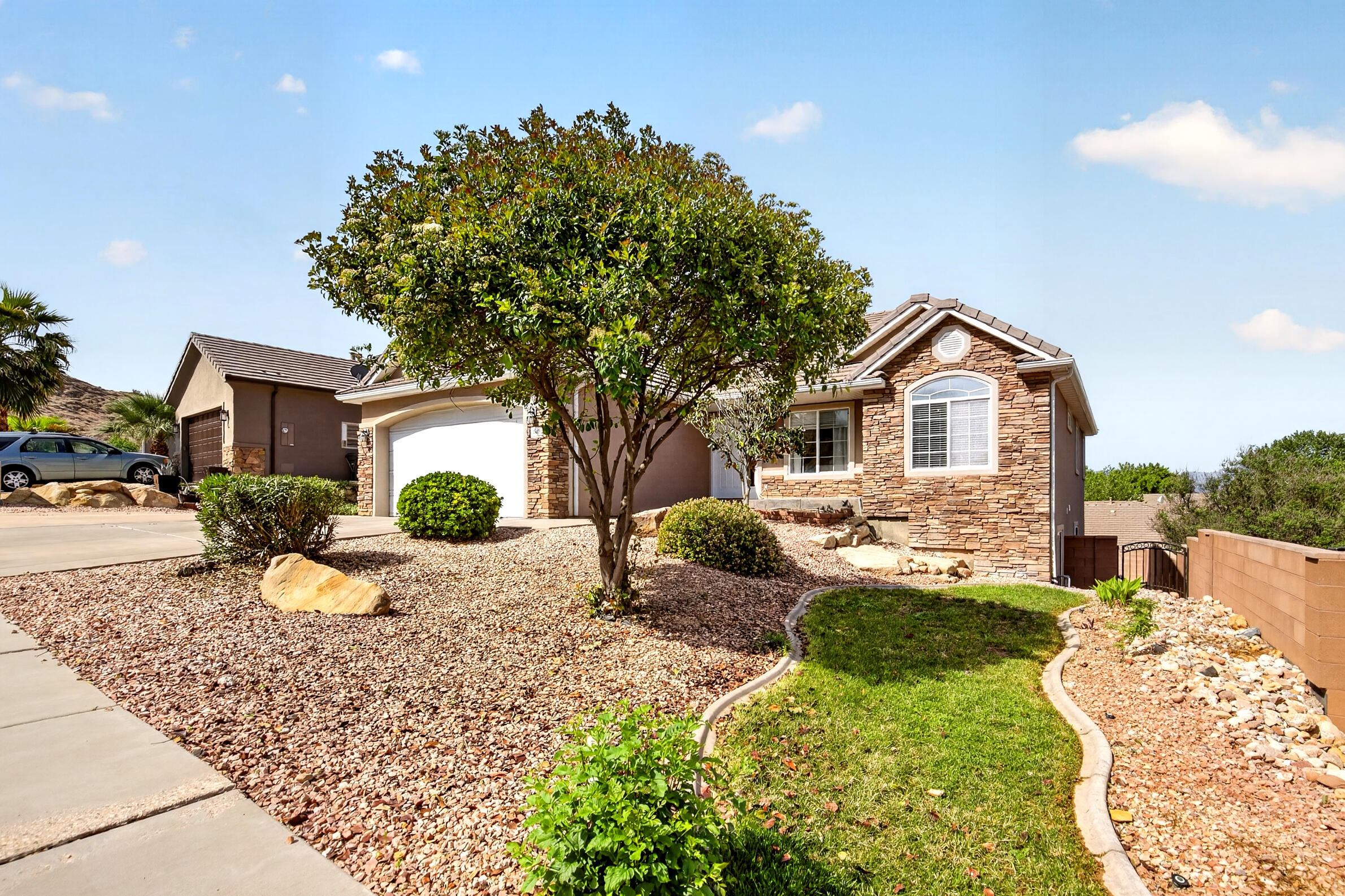 DESERT HILLS - Residential